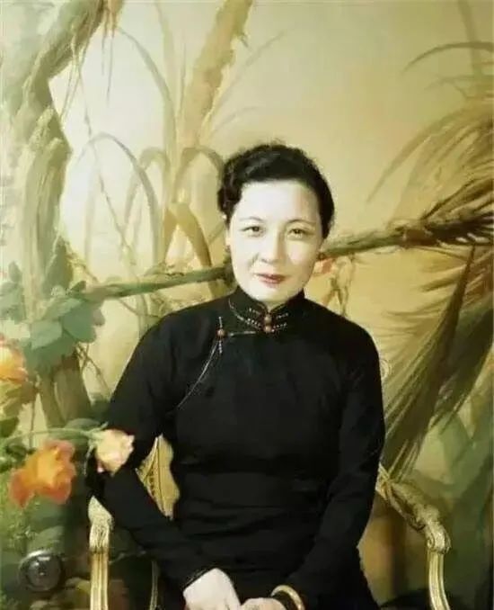 旗袍，一部中国百年风情史